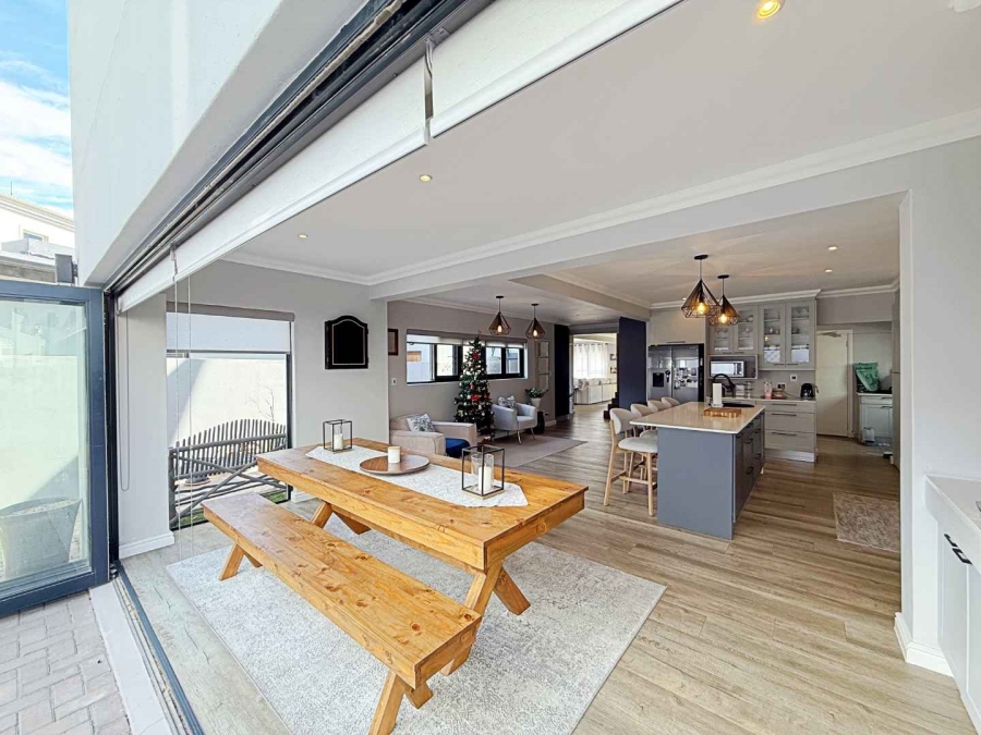 4 Bedroom Property for Sale in Calypso Beach Western Cape